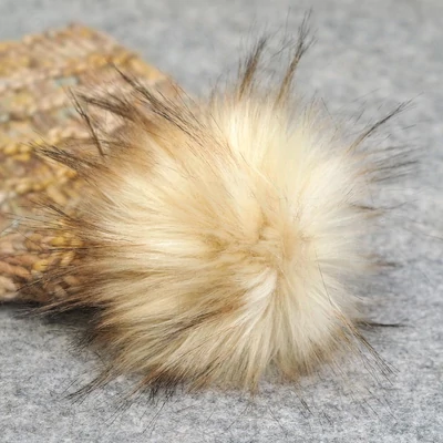 Pompom Bézs 2